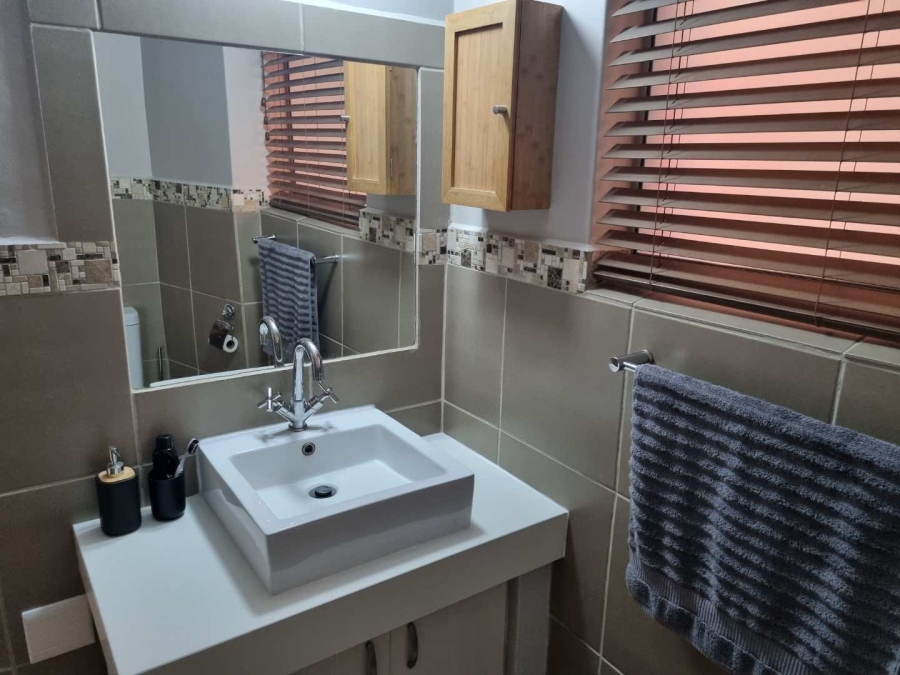 To Let 0 Bedroom Property for Rent in Green Point Western Cape